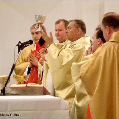 Liturghia crismei la Iaşi (II) (FOCUS)