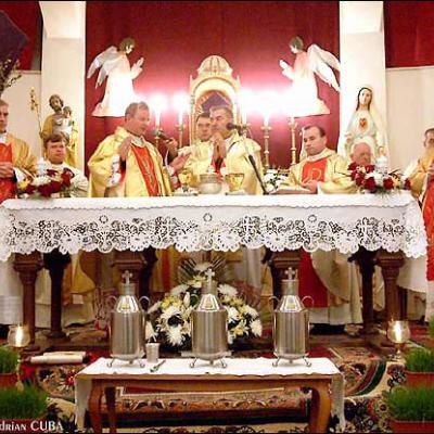 Liturghia crismei la Iaşi (II) (FOCUS)