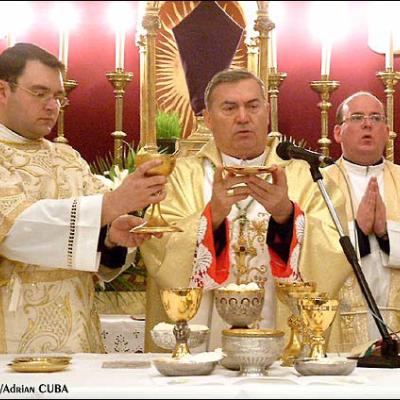 Liturghia crismei la Iaşi (II) (FOCUS)