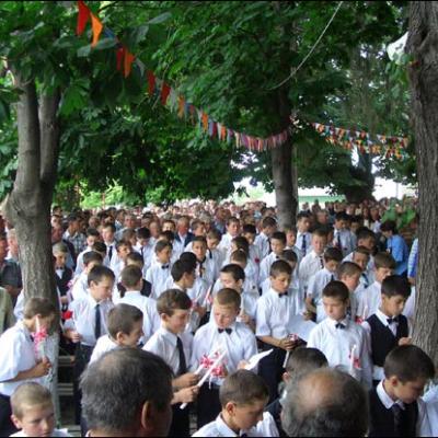 Administrarea Mirului în Parohia Iugani