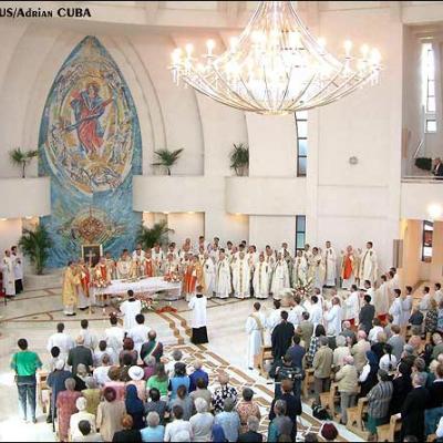 La 120 de ani: Liturghie pontificală în catedrală (FOCUS)