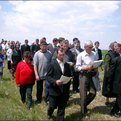 La 120 de ani: Pelerinaj în diferite localităţi ale diecezei