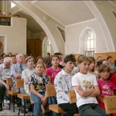 La 120 de ani: Pelerinaj în diferite localităţi ale diecezei