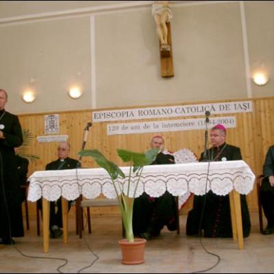 La 120 de ani: Pelerinaj în diferite localităţi ale diecezei