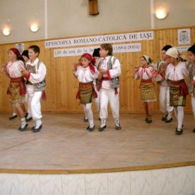 La 120 de ani: Pelerinaj în diferite localităţi ale diecezei