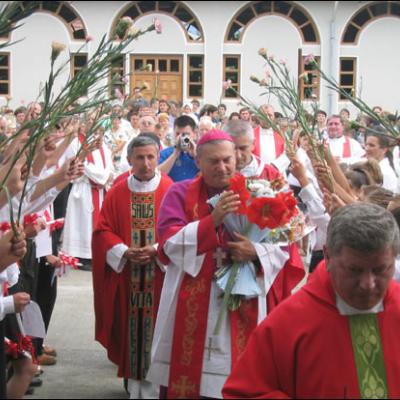 Vizită pastorală şi administrarea Mirului în Parohia Dărmăneşti