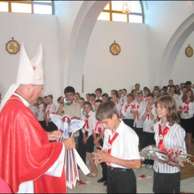 Vizită pastorală şi administrarea Mirului în Parohia Dărmăneşti