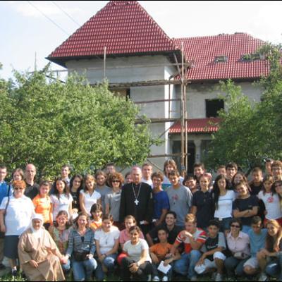 Vizită pastorală şi administrarea Mirului în Parohia Dărmăneşti