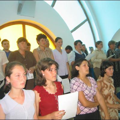 Vizită pastorală şi administrarea Mirului în Parohia Dărmăneşti