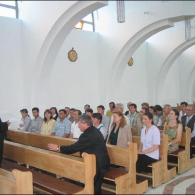Vizită pastorală şi administrarea Mirului în Parohia Dărmăneşti