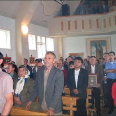 Sfinţirea bisericii Sfântul Petru şi Paul din Brusturoasa