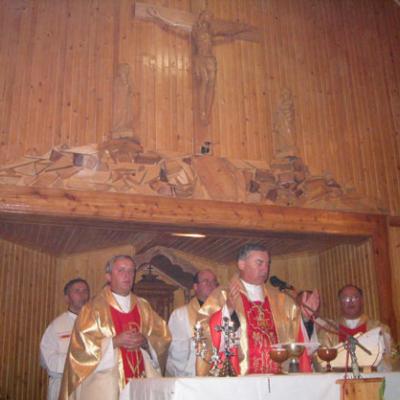 Sfinţirea bisericii Înălţarea Sfintei Cruci din Cuchiniş