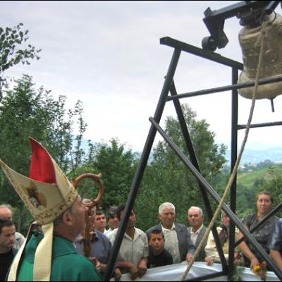 Vizită pastorală în Parohia Comăneşti