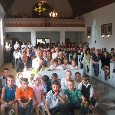 Vizită pastorală în Parohia Comăneşti
