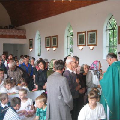 Vizită pastorală în Parohia Comăneşti