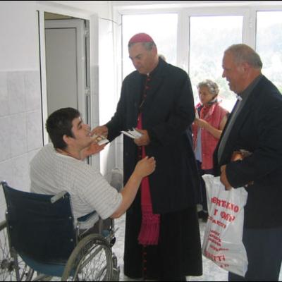 Vizită pastorală în Parohia Comăneşti