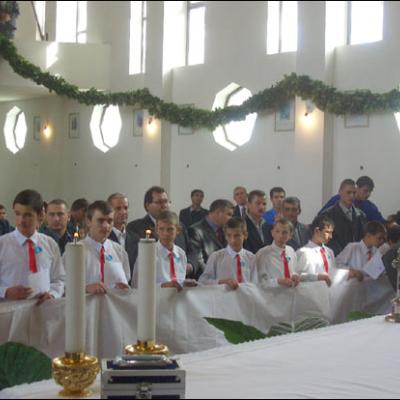 Administrarea Mirului în Parohia Tomeşti