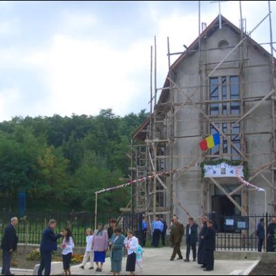 Administrarea Mirului în Parohia Tomeşti