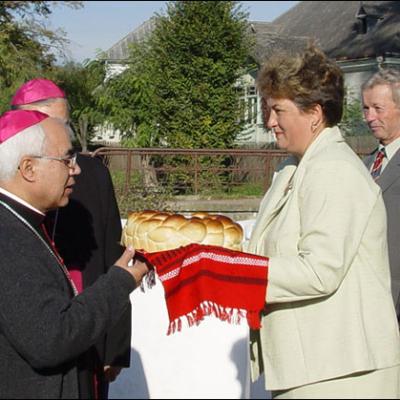 Centenarul bisericii de la Cacica