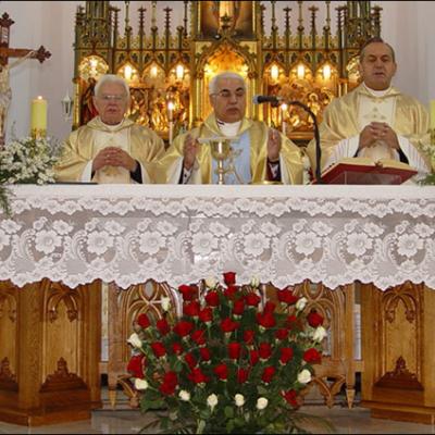 Centenarul bisericii de la Cacica