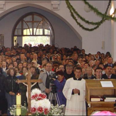 Centenarul bisericii de la Cacica