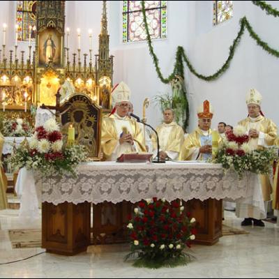Centenarul bisericii de la Cacica