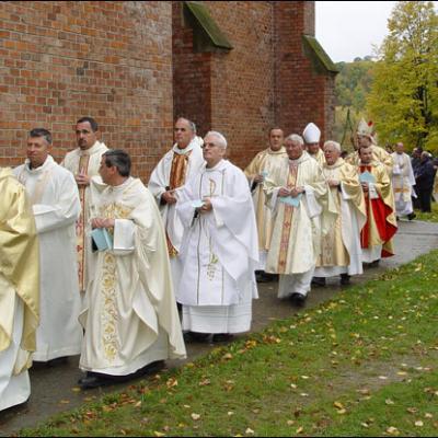 Centenarul bisericii de la Cacica