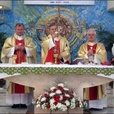 Iaşi: A doua sesiune plenară a Sinodului diecezan - liturghia de deschidere