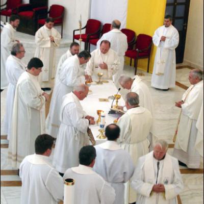 Iaşi: A patra sesiune plenară a Sinodului - liturghia de deschidere
