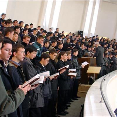 Iaşi: Sfinţiri de diaconi