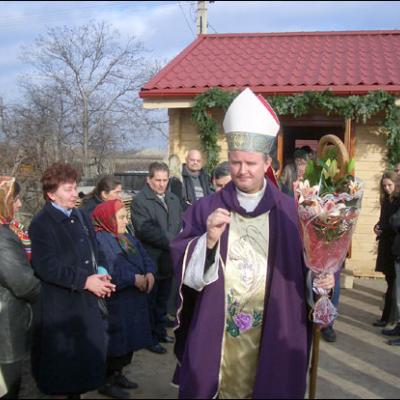Roznov: Sfinţirea primei biserici
