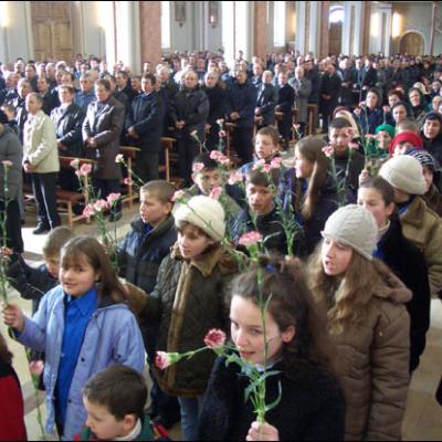 Săbăoani: PS Aurel Percă la 25 de ani de preoţie şi cinci ani de episcopat