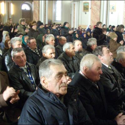 Săbăoani: PS Aurel Percă la 25 de ani de preoţie şi cinci ani de episcopat