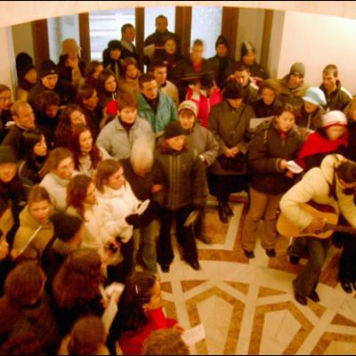 Iaşi: Colinde studenţeşti la Episcopie