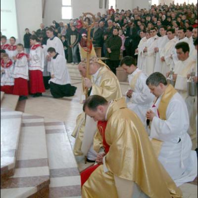 Bacău: Liturghia crismei