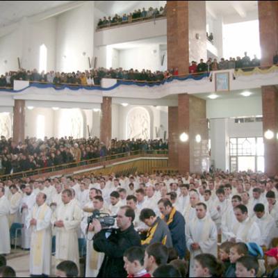 Bacău: Liturghia crismei