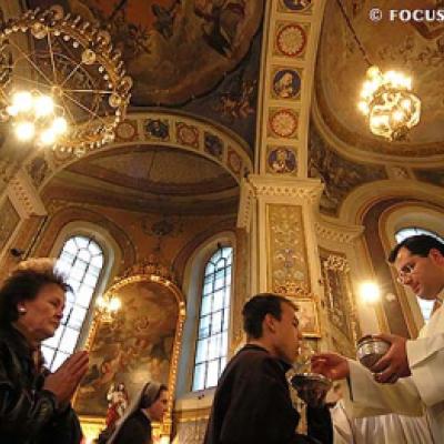 2 aprilie: Iaşi: Rugăciuni pentru Sfântul Părinte (FOCUS)