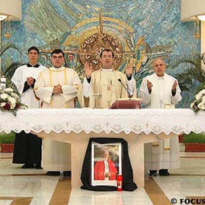 Iaşi: Liturghie pentru papa în catedrala nouă (FOCUS)