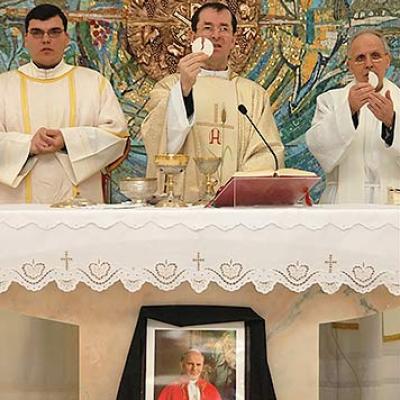 Iaşi: Liturghie pentru papa în catedrala nouă (FOCUS)