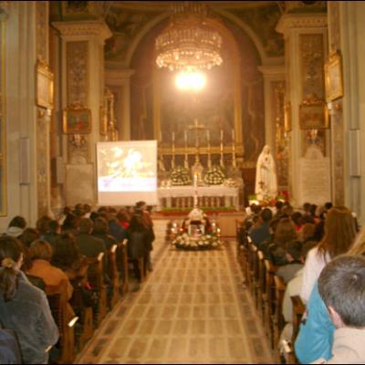 Iaşi: Oră de rugăciune pentru papa organizată de studenţi