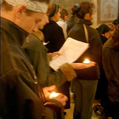 Iaşi: Oră de rugăciune pentru papa organizată de studenţi