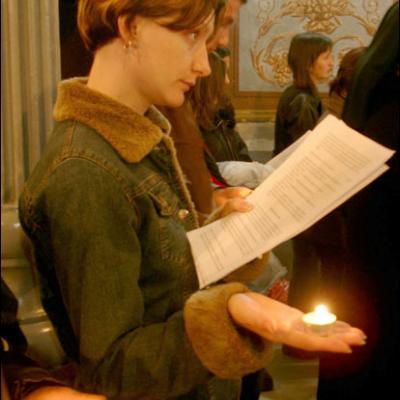 Iaşi: Oră de rugăciune pentru papa organizată de studenţi