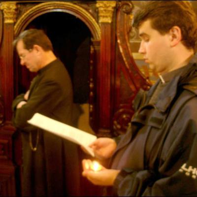 Iaşi: Oră de rugăciune pentru papa organizată de studenţi