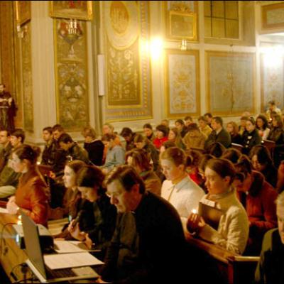 Iaşi: Oră de rugăciune pentru papa organizată de studenţi