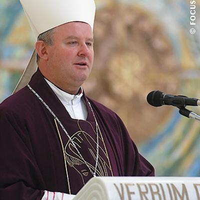 Iaşi: Liturghie cu requiem pentru Sfântul Părinte (FOCUS)
