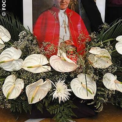 Iaşi: Liturghie cu requiem pentru Sfântul Părinte (FOCUS)