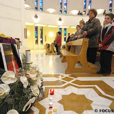 Iaşi: Liturghie cu requiem pentru Sfântul Părinte (FOCUS)