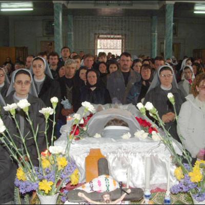 Fundu Răcăciuni: Înmormântarea sorei Magda Cochior