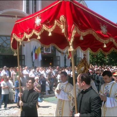 Iaşi: Liturghie şi procesiune euharistică