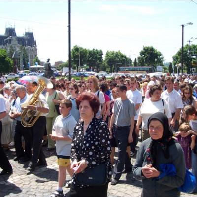 Iaşi: Liturghie şi procesiune euharistică